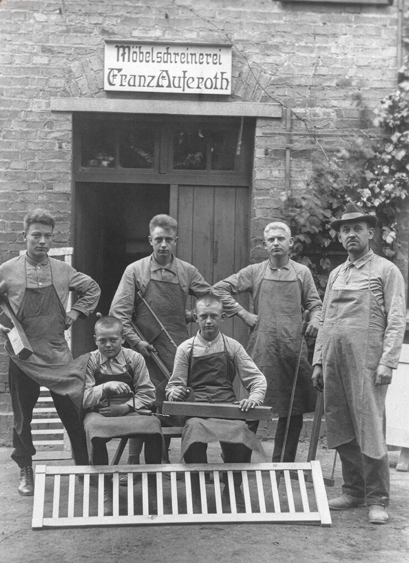 Historisches Foto der Möbelschreinerei Franz Auferoth in Lünen